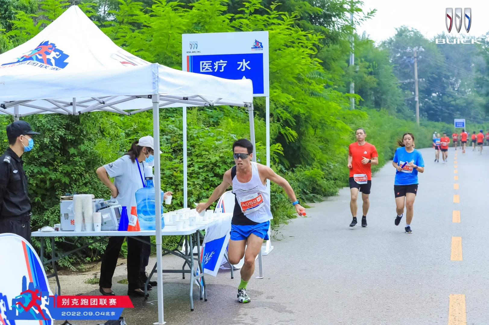 汇聚英雄本色！马拉松选手鄙人气耀锦绣之师